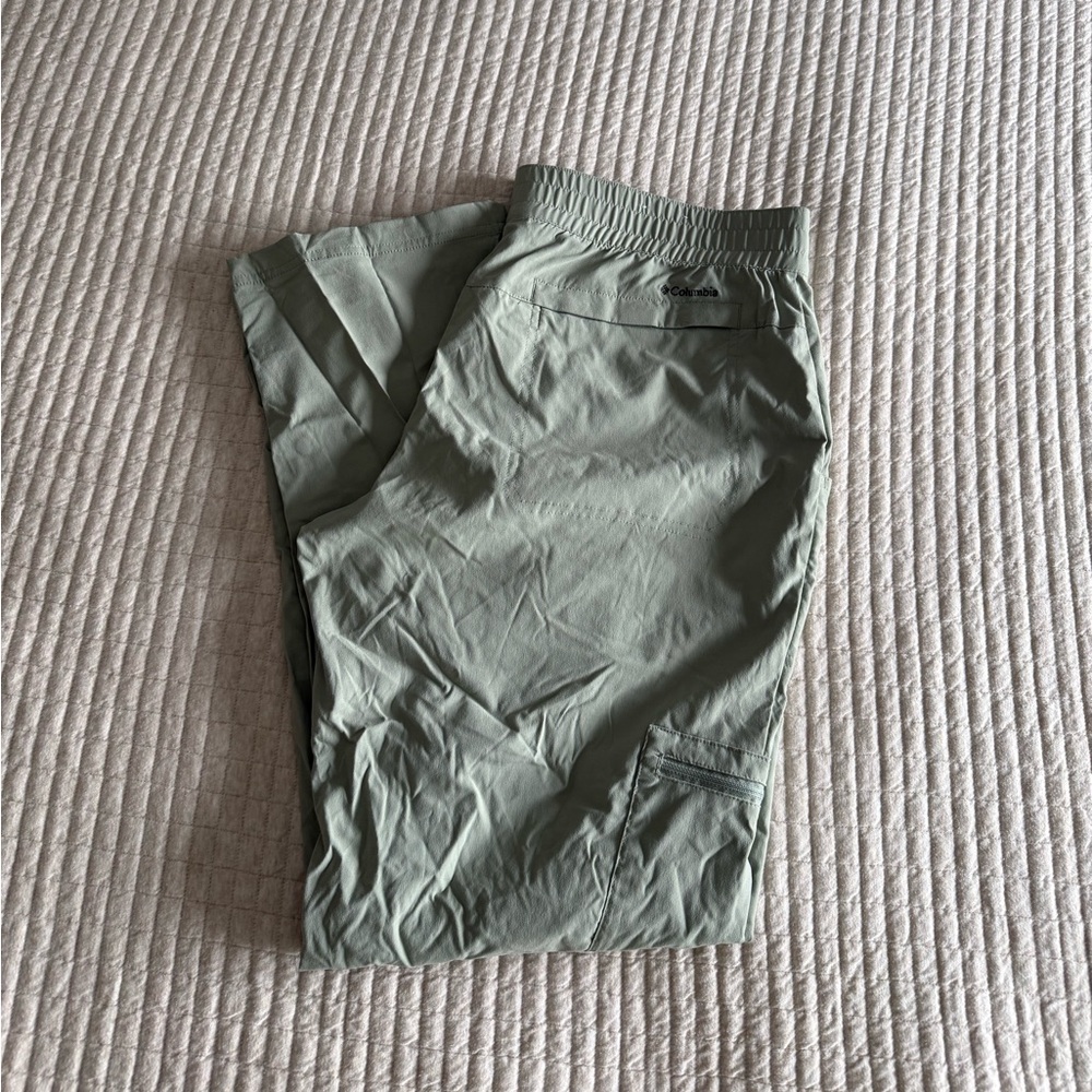 Columbia Sage Green Relaxed Pants